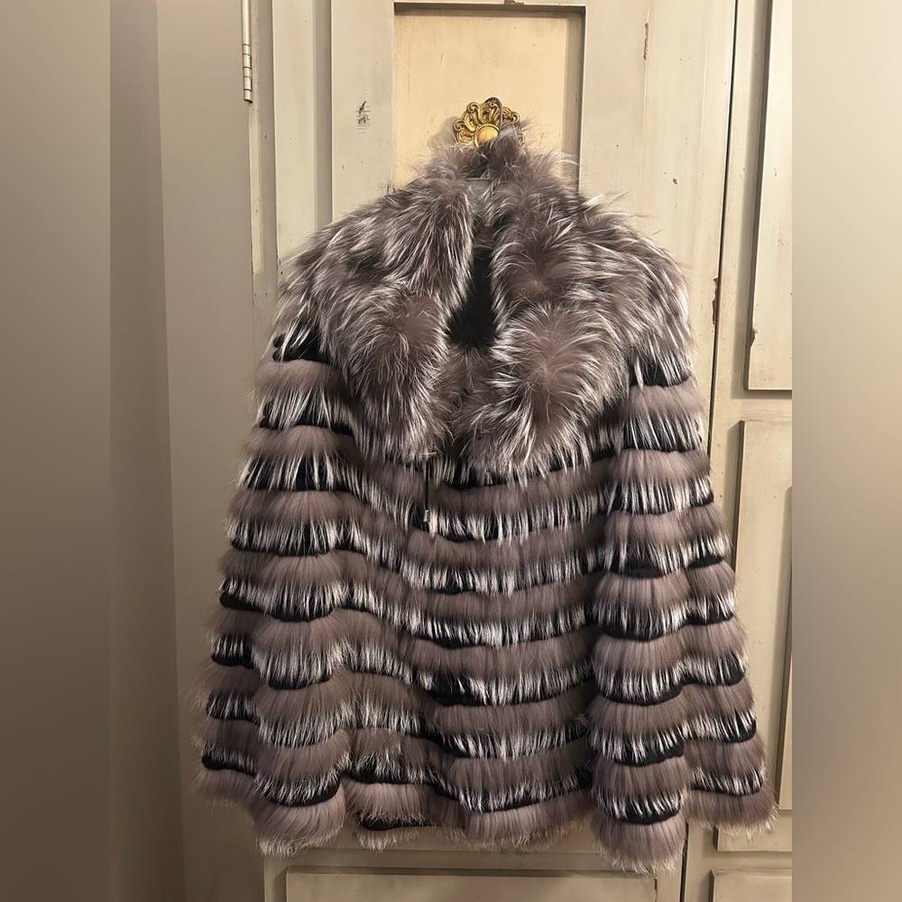Fur Cape with Striped Pattern - Picture 3 of 3